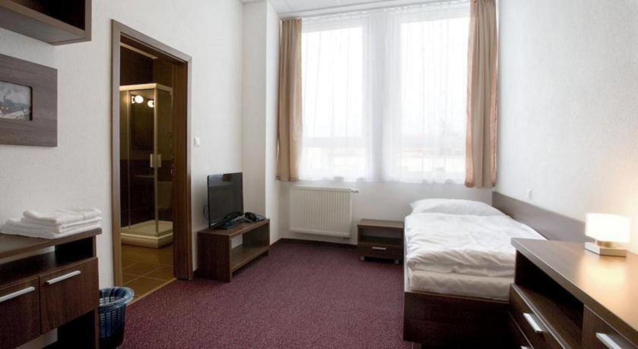 Hotel Branc, Garni เซนิซา ภายนอก รูปภาพ